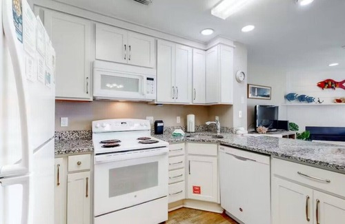 East End Condominio | Ocean Mile H-2, BeachHaven, Beach Front, Pet Friendly