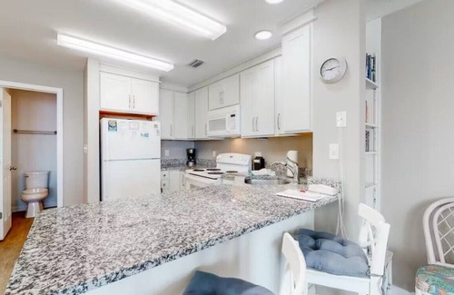 East End Condominio | Ocean Mile H-2, BeachHaven, Beach Front, Pet Friendly