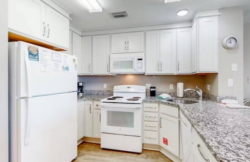 East End Condominio | Ocean Mile H-2, BeachHaven, Beach Front, Pet Friendly