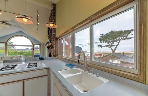 Salmon Creek Casa | Ocean Oasis:5Star!New Beach Retreat-Bodega Bay!Easy Walk to Beach!WiFi/Sauna!