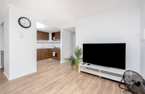 Mosman Park Apartamento | Ocean Outlook; a stylish 2BR apartment with sweeping coastal views
