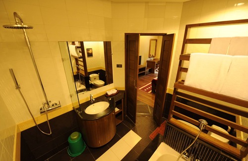 Ngwe Saung Hotel | Ocean Paradise Resort
