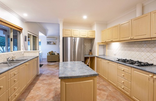 Quindalup Casa | Ocean Pines: beachside family favourite in quiet leafy street