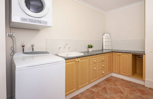 Quindalup Casa | Ocean Pines: beachside family favourite in quiet leafy street