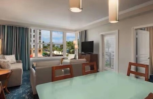 Palm Beach Shores Complejo | Ocean Point, Palm Beach Shores Resort & Spa, Beachfront!