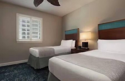 Palm Beach Shores Complejo | Ocean Point, Palm Beach Shores Resort & Spa, Beachfront!