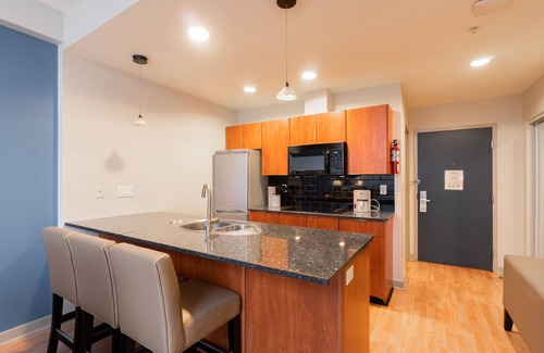 White Rock Hotel | Ocean Promenade Hotel