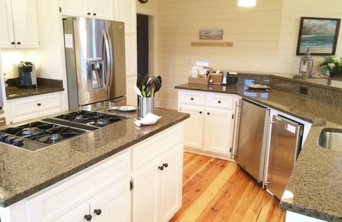 Isle of Palms Casa | "Ocean's Song" * LUJO 5BR / 6BA HOME, piscina, elevador * 1 cuadra de la playa * 5 ESTRELLAS