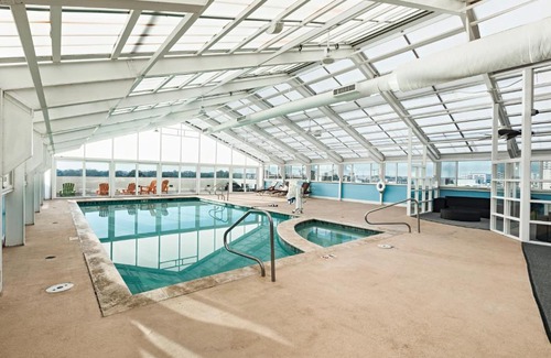 Northeast Virginia Beach Complejo | Ocean Sands Resort, Oceanfront, Virginia Beach by Vacatia