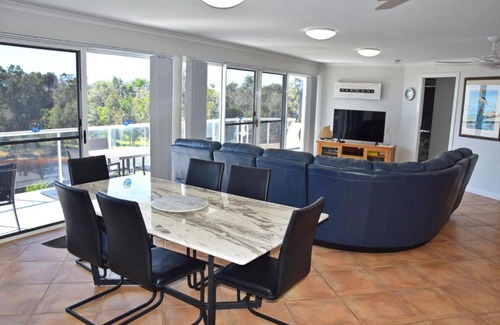 South West Rocks Apartamento | Ocean Shores Apartment 15 - Bring your own linen.