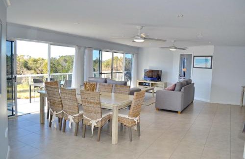 South West Rocks Apartamento | Ocean Shores Apartment 17 - Bring you own linen.