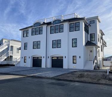 North Beach Haven Apartamento | Ocean Side Spray Beach 5 Bedroom Townhome! With A Pool!