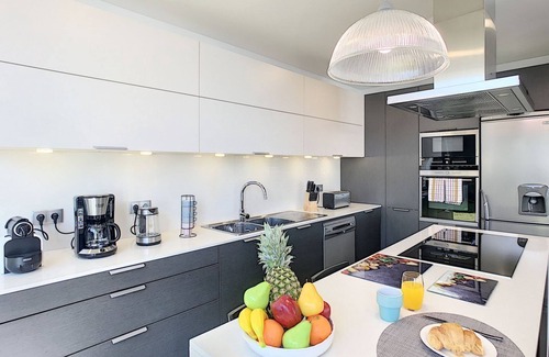 Sao Goncalo Casa | Ocean Sight by LovelyStay