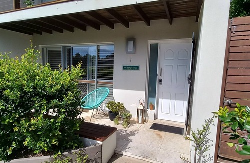 Peregian Beach Casa | Ocean Sounds Townhouse w/ pool 3 min walk to beach