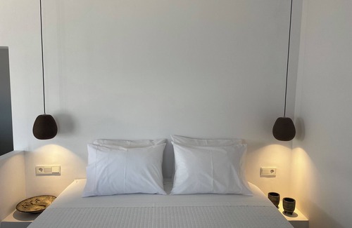 Paros Hotel | Ocean Stone Suite: Overlooking the Aegean Sea!