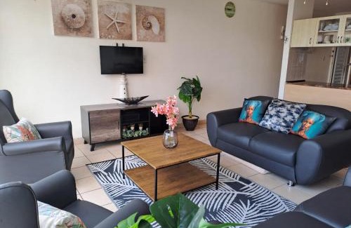 Umdloti Apartamento | Ocean Tides - 2 Adults & 4 Kids ONLY