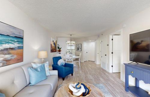 New Smyrna Beach Apartamento | Ocean Trillium Suites 401
