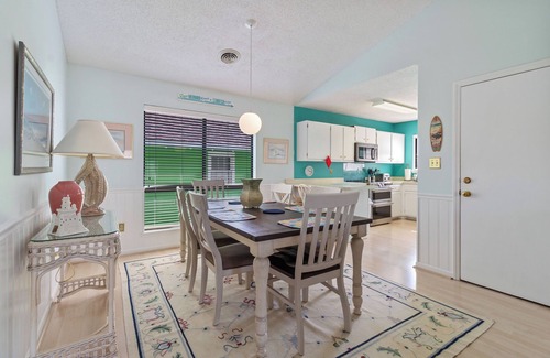 Garden City Cabaña | Ocean Vibes: Pet-Friendly, Walk to Beach + Pool
