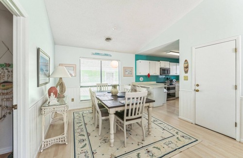 Garden City Cabaña | Ocean Vibes: Pet-Friendly, Walk to Beach + Pool