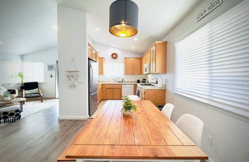 Oceano Casa | OCEAN VIBES with Mountain Scenery and distanced Dune View!