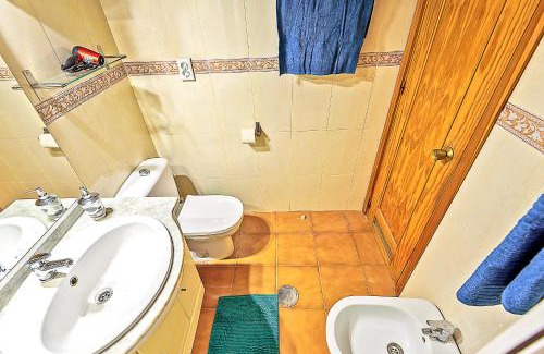 Valdelagrana Apartamento | Ocean View Beach Apartment with Pool & Balconies