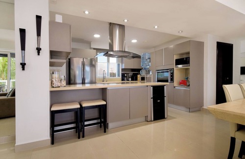 Zona Hotelera Norte Condominio | Ocean Views at Peninsula Grand 1A