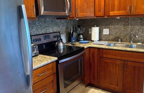 Bayview Condominio | Ocean view 1-bedroom condo with pools, spa, walk to Poipu Beach and restaurants