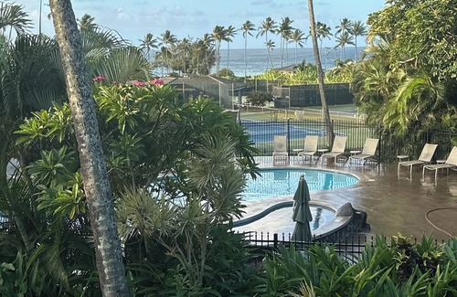 Bayview Condominio | Ocean view 1-bedroom condo with pools, spa, walk to Poipu Beach and restaurants