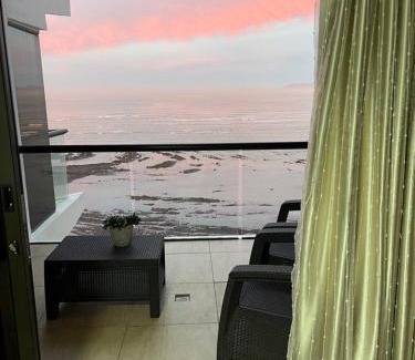 Strand Apartamento | Ocean View 1004 Luxury Backup Power