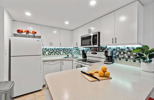 Cape Caneveral Beach Gardens Condominio | Ocean View, 2 Primary Suites, Heated Pool, Beach