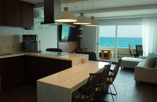 Punta Cancún Apartamento | Ocean View 2BR Apartment in Cancun Hotel Zone – Prime Location!
