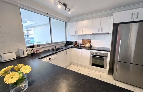 Main Beach Apartamento | Ocean View 2BR MainBeach Getaway