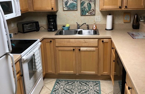New Smyrna Beach Casa | 2/2 Oceanview, Unidad actualizada, ¡ESPECIAL AHORA! ¡NO hay coches en la playa! ¡Ideal para niños SIEMPRE!