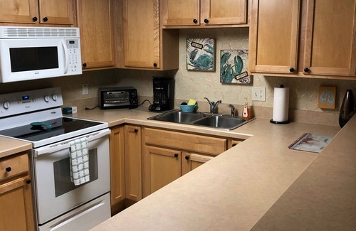 New Smyrna Beach Casa | 2/2 Oceanview, Unidad actualizada, ¡ESPECIAL AHORA! ¡NO hay coches en la playa! ¡Ideal para niños SIEMPRE!