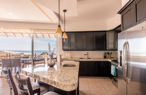 San Pedro Mixtepec Complejo | Ocean View 3 Bedroom Penthouse with Resort Amenities Overlooking the Pacific!