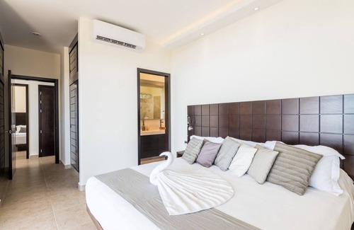 San Pedro Mixtepec Complejo | Ocean View 3 Bedroom Penthouse with Resort Amenities Overlooking the Pacific!