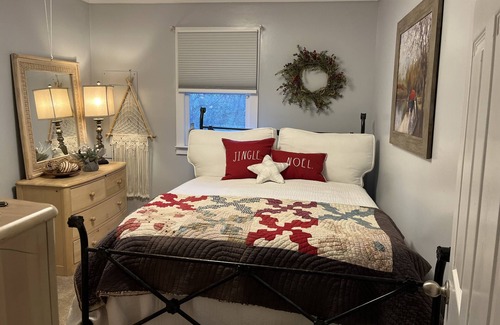 Pawleys Island Cabaña | Ocean View, adorable, updated 3bdrm 2bth cottage 4 miles from beaches in Pawleys