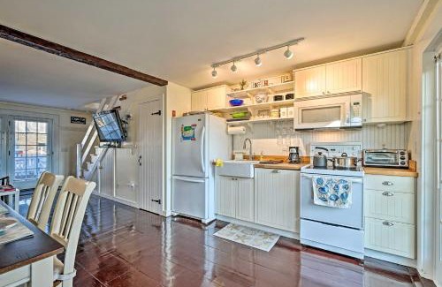 Mashpee Casa | Ocean View and Beach Access Cape Cod Townhome