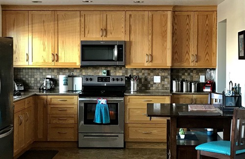 Campbell River Casa | Ocean View and Garden Oasis Suite