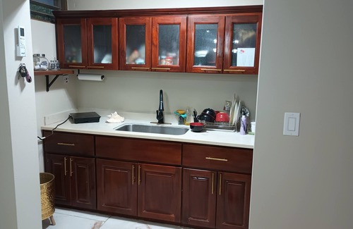 Discovery Bay Apartamento | Ocean view apartment,with pool within reach ,AC with WiFi newly redone,discount