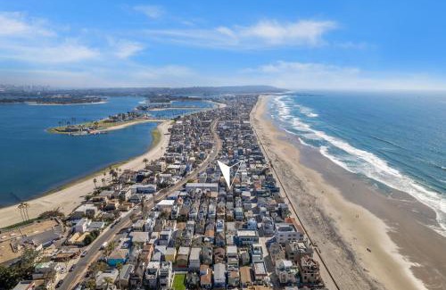 Mission Beach Casa | Ocean View Beach Haven! Steps2Beach & Pet Friendly