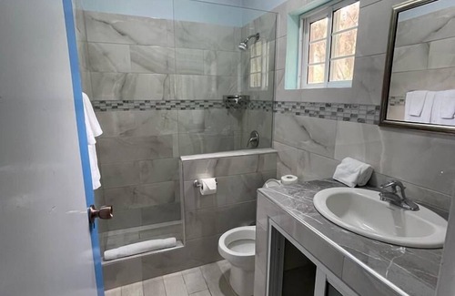 Ocho Rios Hotel | Ocean View Beach Hotel