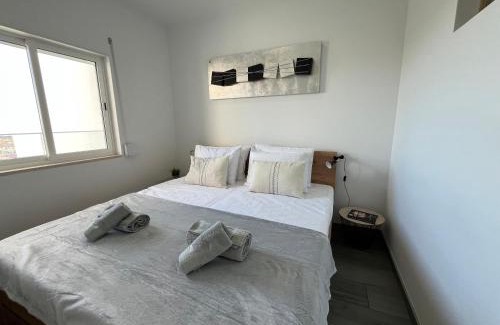 Patio Apartamento | Ocean view by Charmes C