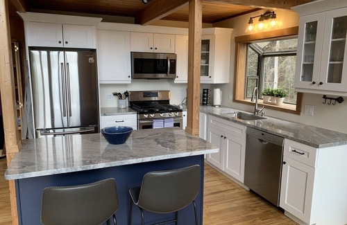 Bar Harbor Casa | Ocean View Cedar Chalet/ 10 min to Acadia