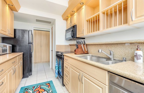 Honolulu Apartamento | Ocean View Condo at Foster Tower Across from Beach w/Great Amenities