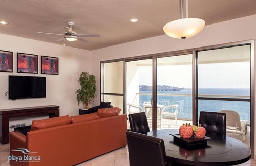 San Carlos Apartamento | Ocean View Condo in Playa Blanca