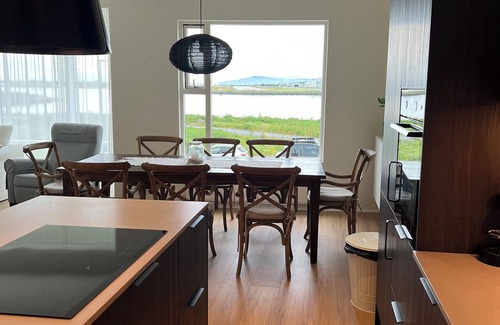 Reykjavik Apartamento | Ocean view condo next to Sky Lagoon