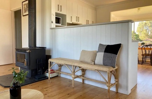 Dalmeny Casa | Ocean view cottage 5 minute walk from beach!