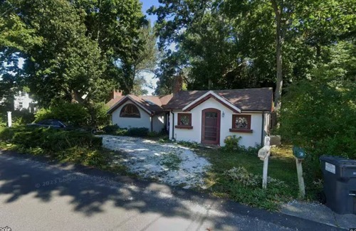 Cotuit Cabaña | Ocean View Cottage - Pet-Friendly