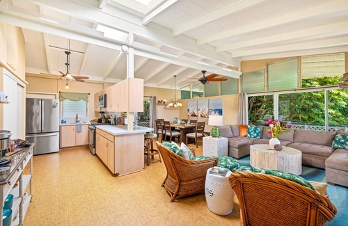 Poipu Casa | Ocean View Cottage Wlk To Poipu & Brenneckes Beach